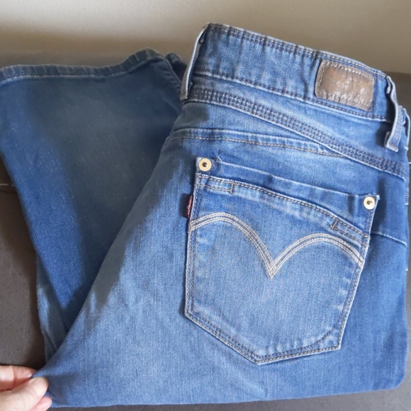 Levi's Jeans - Picture 1 of 5